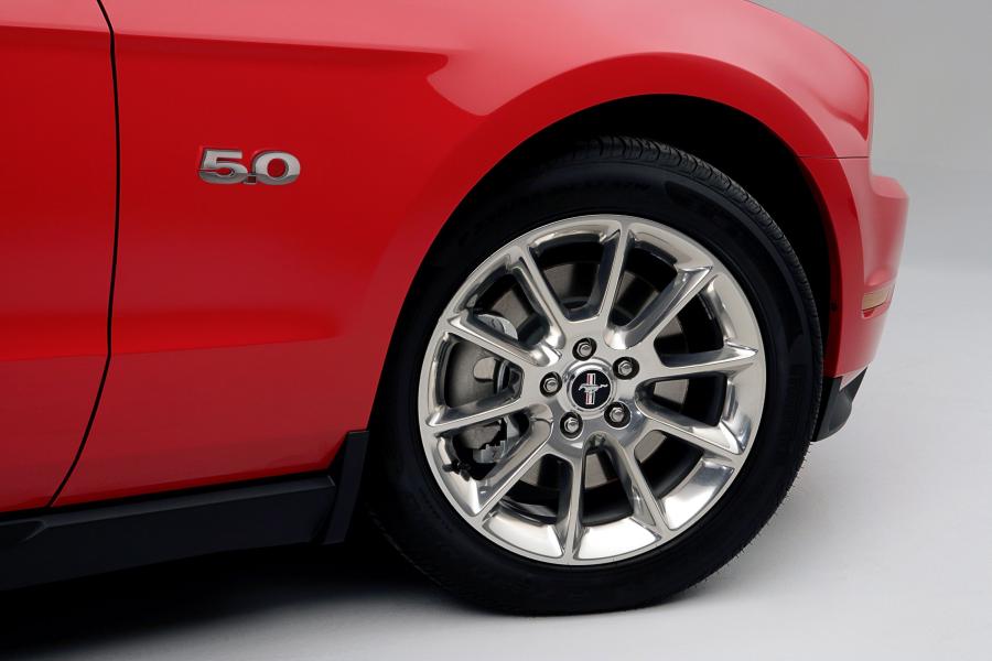  Ford Mustang GT 2011 года  (фото 70 из 90)